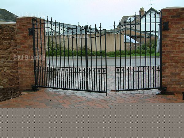 Odd Size Gates, Somerset